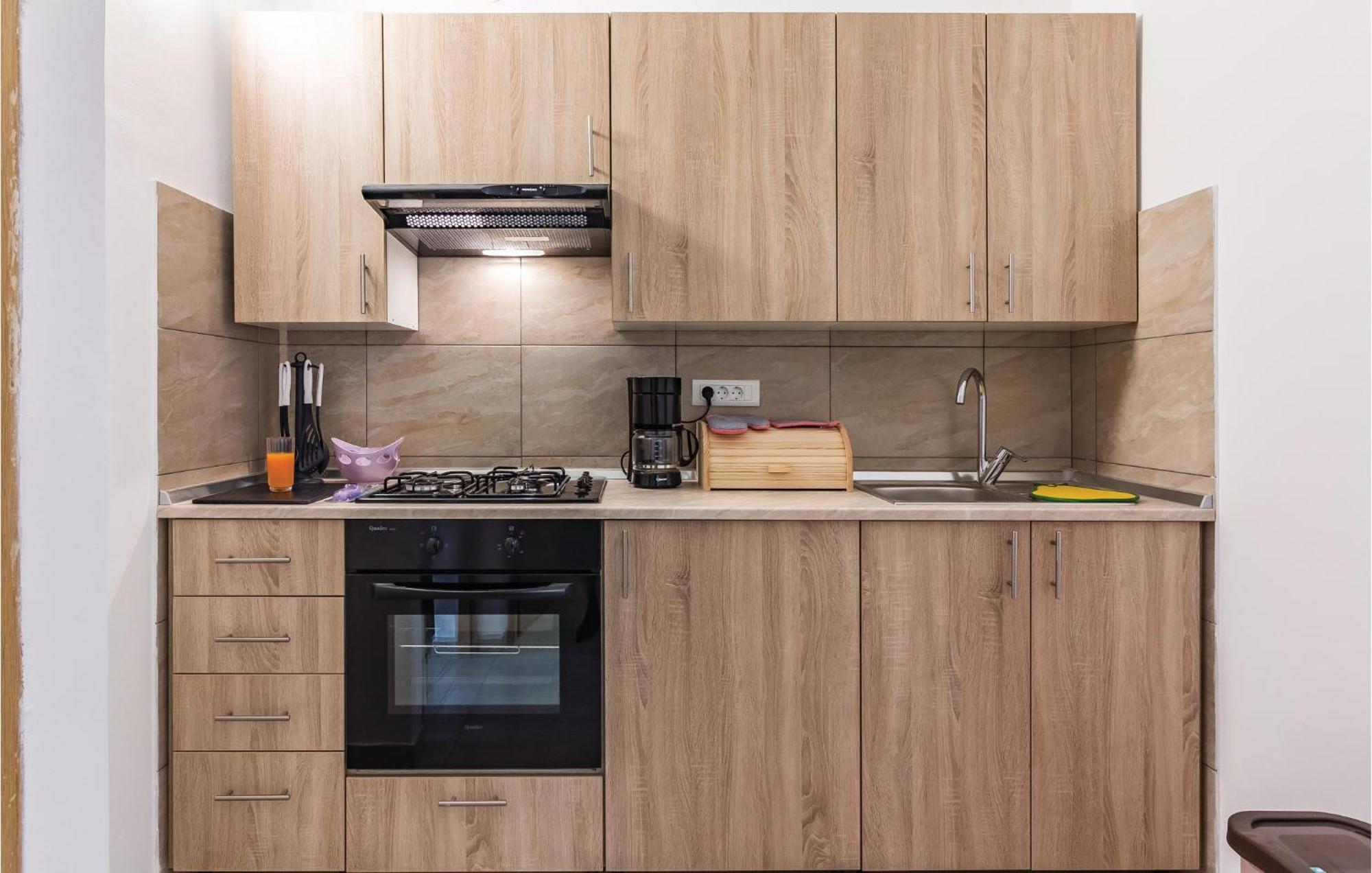 Amazing Apartment In Pula With Kitchen Eksteriør bilde