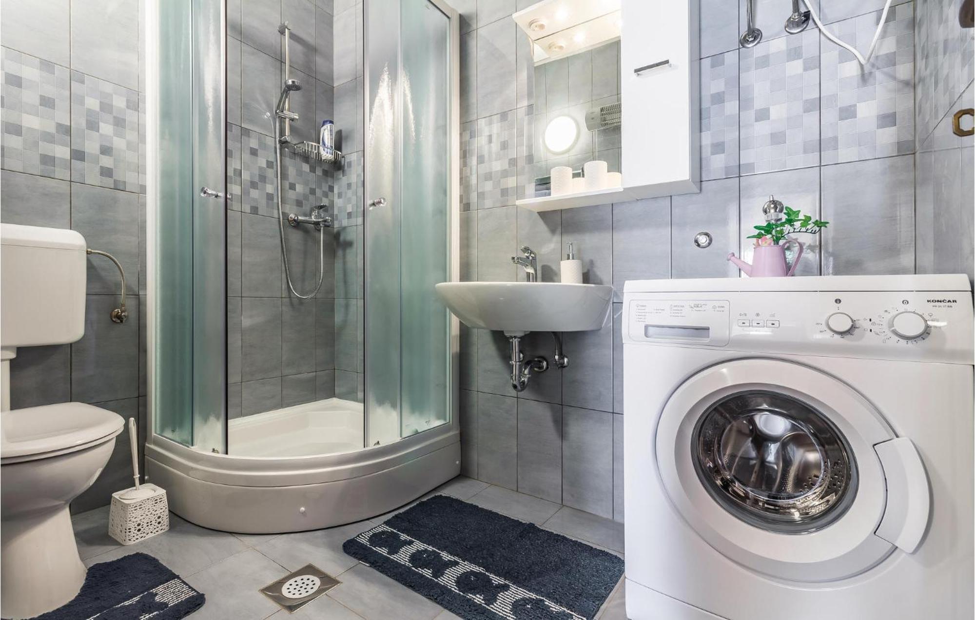 Amazing Apartment In Pula With Kitchen Eksteriør bilde